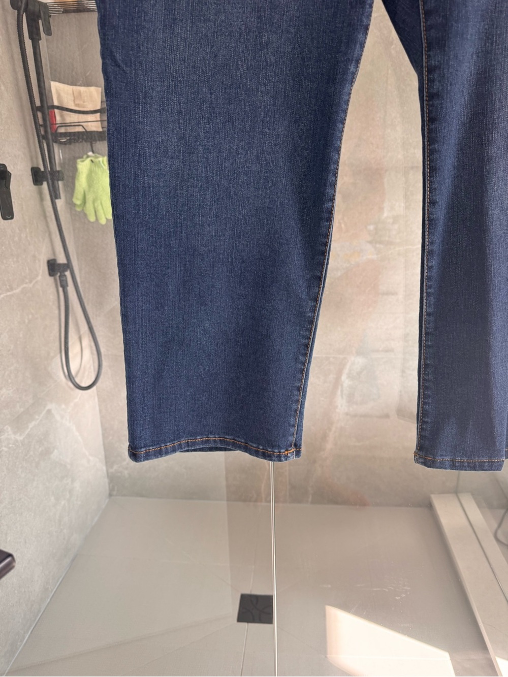 Capri Style & Co. Jeans - Picture 4 of 6